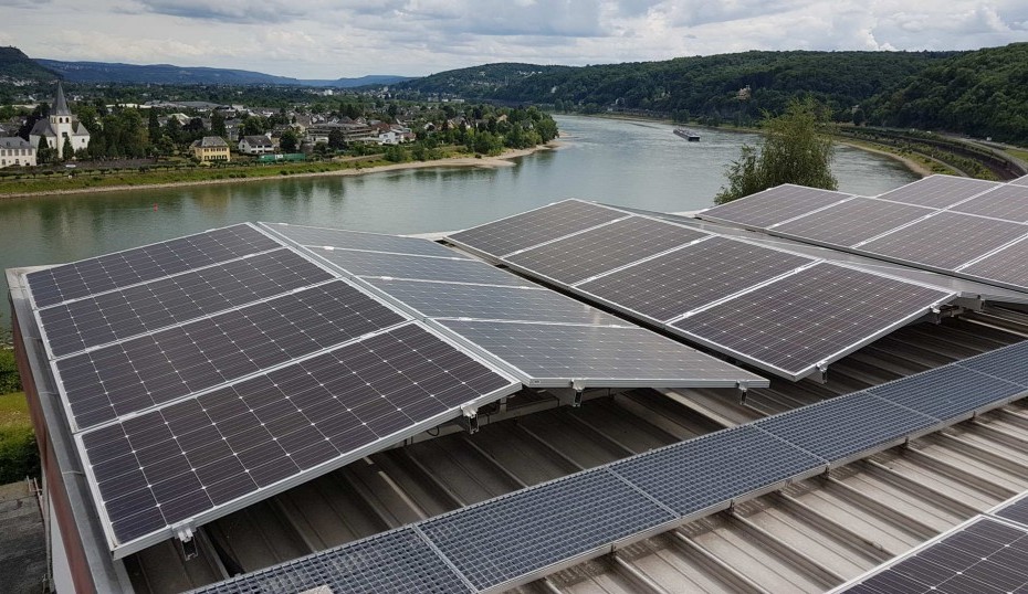 Solaranlage auf dem Restaurant Dach