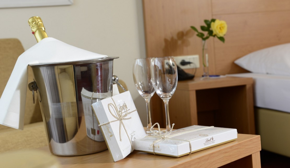 Sekt und Pralinen