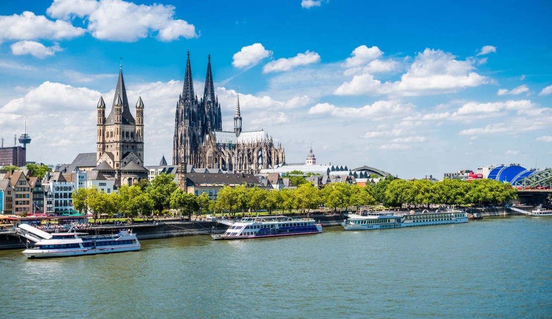 Panorama Köln mit Dom und Rhein